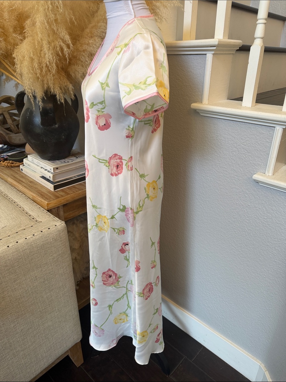 Natori White Floral Satin Nightgown Pink Piped Neckline Short Sleeve XS - Picture 4 of 8